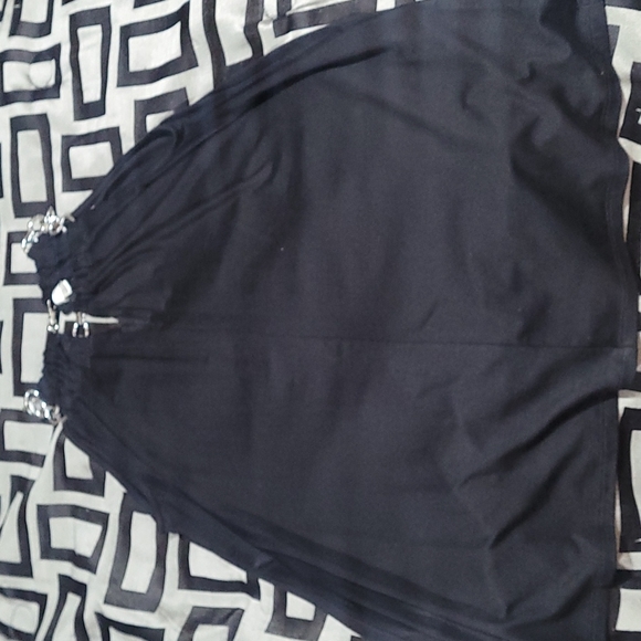 SPENSE black top with chains as shoulder straps. Small gap in front fits loosely - Picture 3 of 6